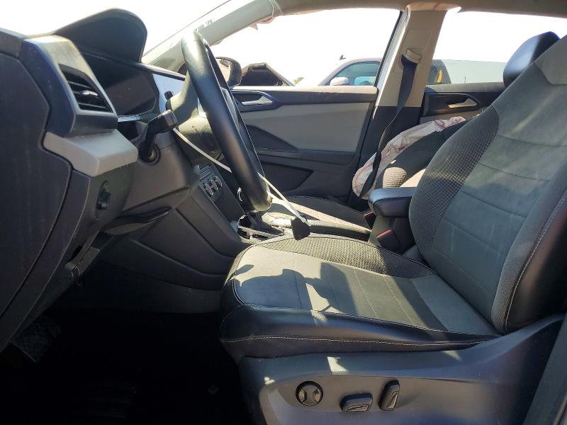 54251756 :رقم المزاد ، 3VVRX7B2XNM022748 vin ، 2022 Volkswagen Taos مزاد بيع