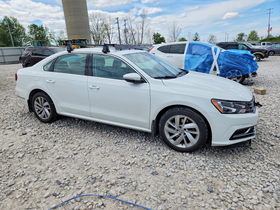 52033376 :رقم المزاد ، 1VWBA7A39JC000518 vin ، 2018 Volkswagen Passat مزاد بيع