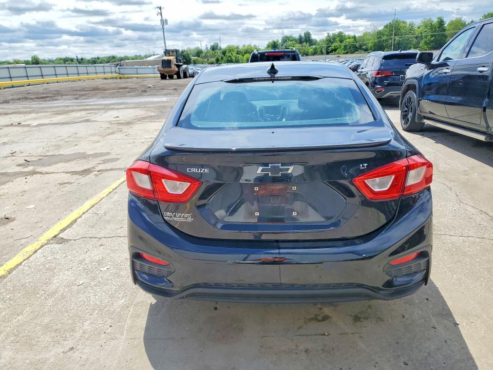 Продаж на аукціоні авто 2018 Chevrolet Cruze, vin: 1G1BD5SM7J7127582, номер лоту: 52177436