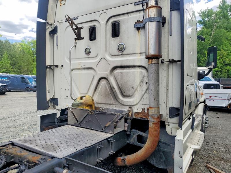 Продажа на аукционе авто 2015 Freightliner Cascadia 125, vin: 1FUJGLDV7FLGF3740, номер лота: 54808986