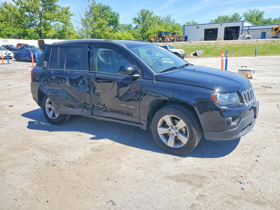 52962106 :رقم المزاد ، 1C4NJDEB5GD756818 vin ، 2016 Jeep Compass مزاد بيع