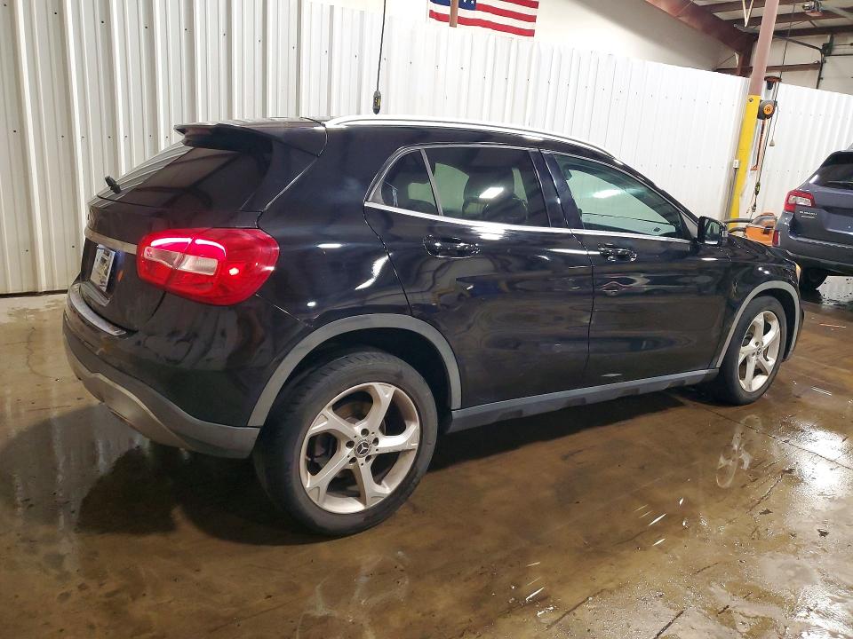 53296766 :رقم المزاد ، WDCTG4EB8JJ395805 vin ، 2018 Mercedes-benz Gla مزاد بيع