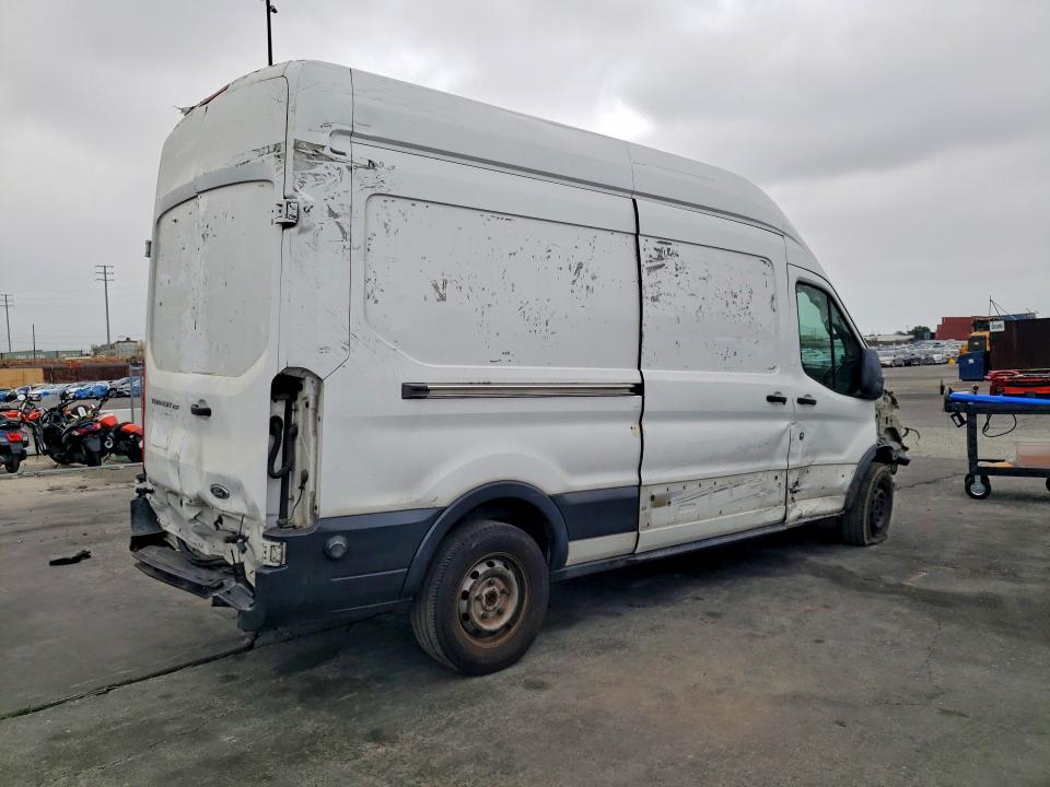 52903106 :رقم المزاد ، 1FTYR2XMXFKA99999 vin ، 2015 Ford Transit مزاد بيع