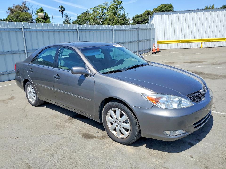 52457716 :رقم المزاد ، 4T1BF30K54U583069 vin ، 2004 Toyota Camry مزاد بيع