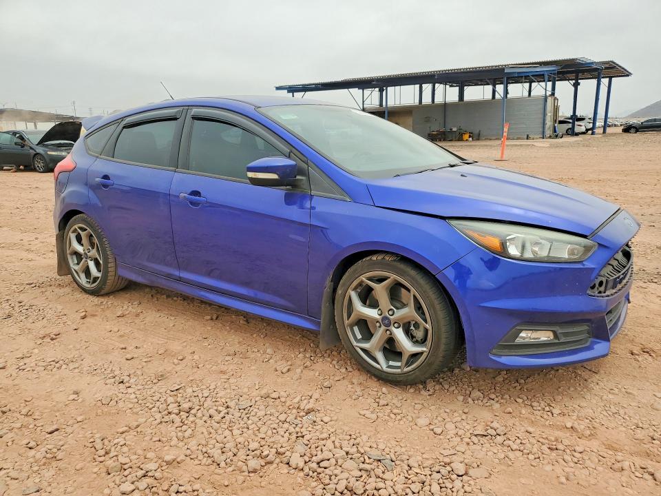 2015 Ford Focus მანქანა იყიდება აუქციონზე, vin: 1FADP3L91FL315217, აუქციონის ნომერი: 52500166