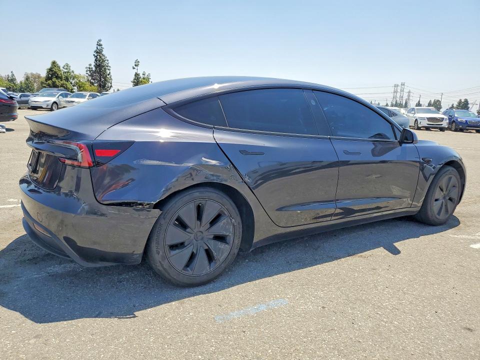 52711336 :رقم المزاد ، 5YJ3E1EAXRF821370 vin ، 2024 Tesla Model 3 مزاد بيع