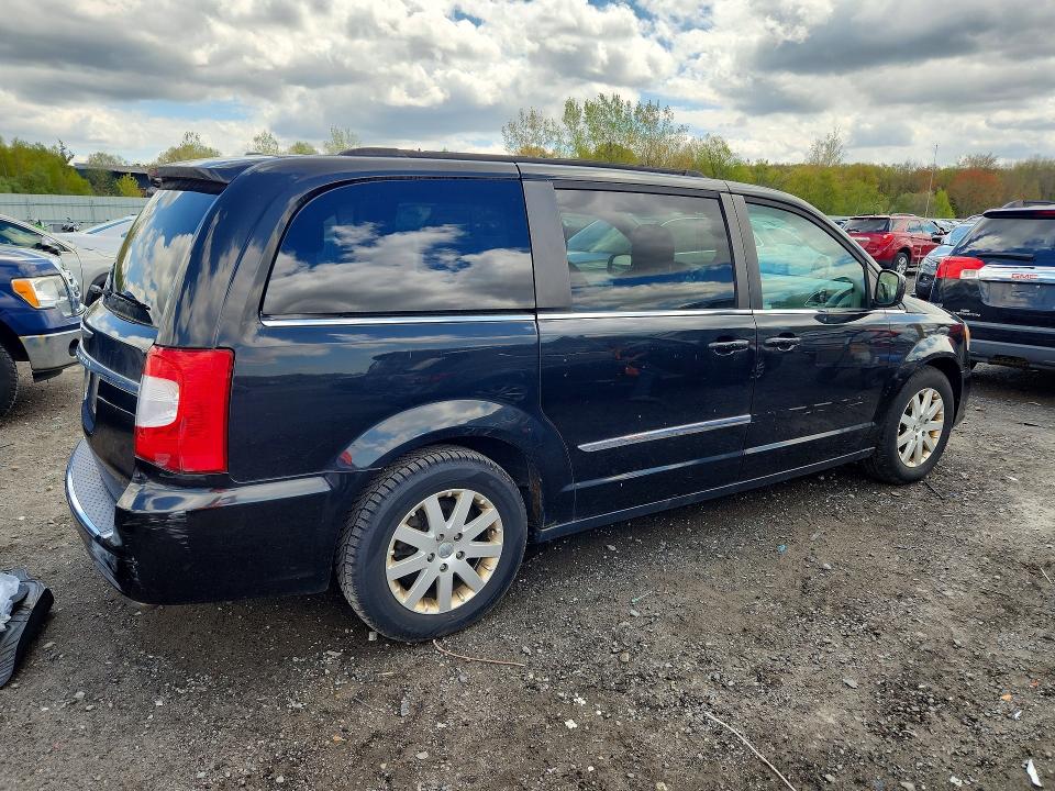 52660386 :رقم المزاد ، 2C4RC1BG5FR589138 vin ، 2015 Chrysler Town & Country مزاد بيع