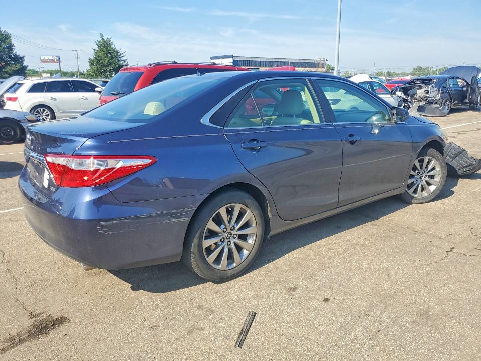 55254356 :رقم المزاد ، 4T4BF1FK1FR468067 vin ، 2015 Toyota Camry مزاد بيع