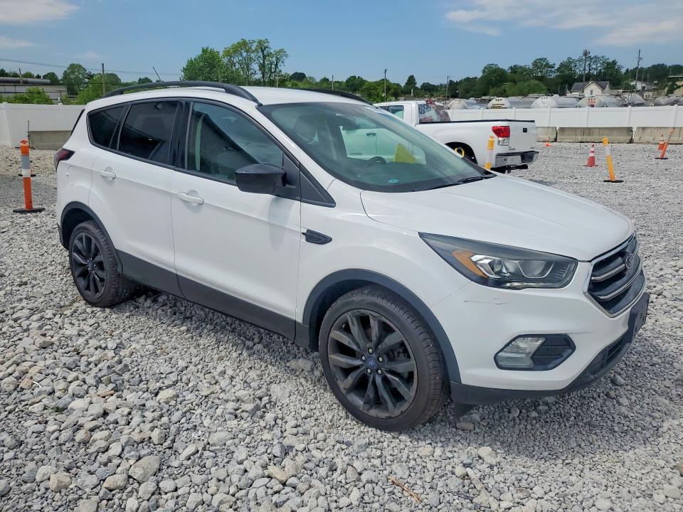 Продаж на аукціоні авто 2018 Ford Escape, vin: 1FMCU0GDXJUC01002, номер лоту: 53669966