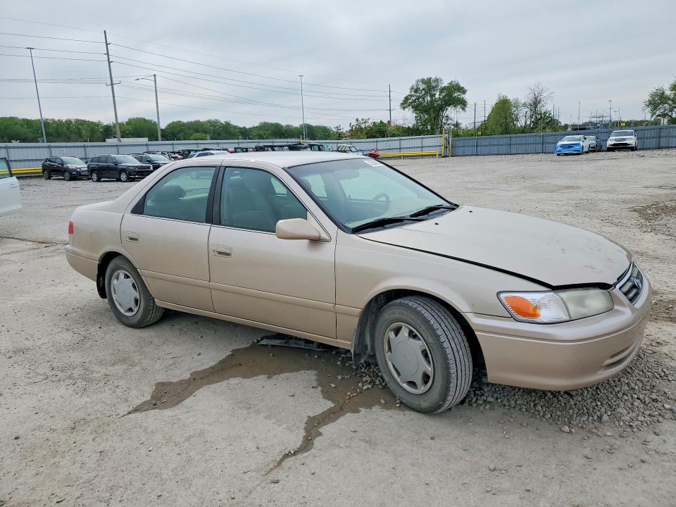 52556836 :رقم المزاد ، 4T1BG22K1YU941648 vin ، 2000 Toyota Camry مزاد بيع