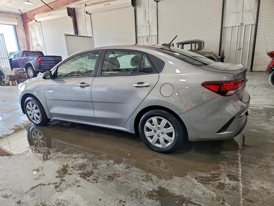 52013326 :رقم المزاد ، 3KPA24AD2NE480323 vin ، 2022 Kia Rio مزاد بيع