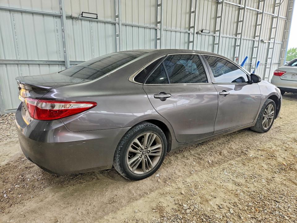 52680316 :رقم المزاد ، 4T1BF1FK6HU375574 vin ، 2017 Toyota Camry مزاد بيع