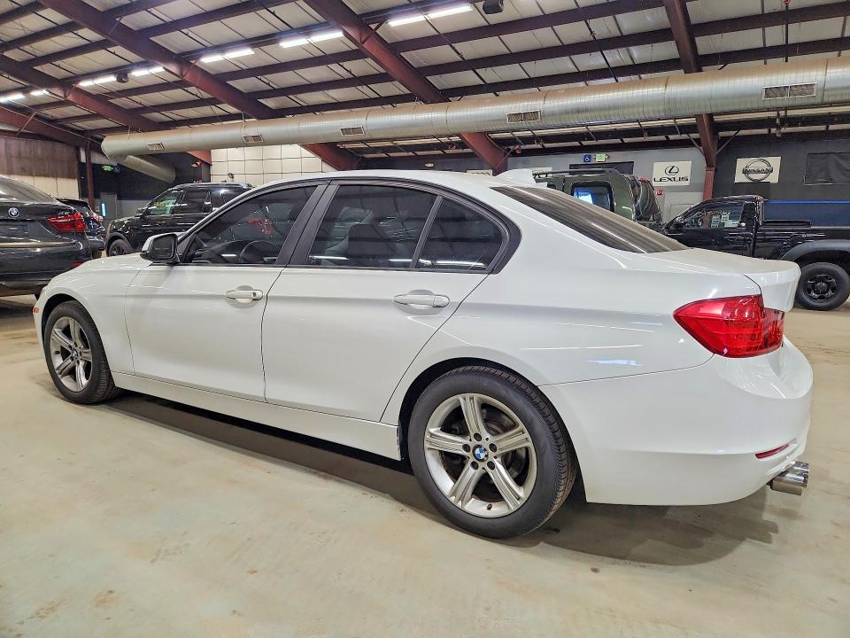 2013 Bmw 328 მანქანა იყიდება აუქციონზე, vin: WBA3B5C54DF596337, აუქციონის ნომერი: 54713806