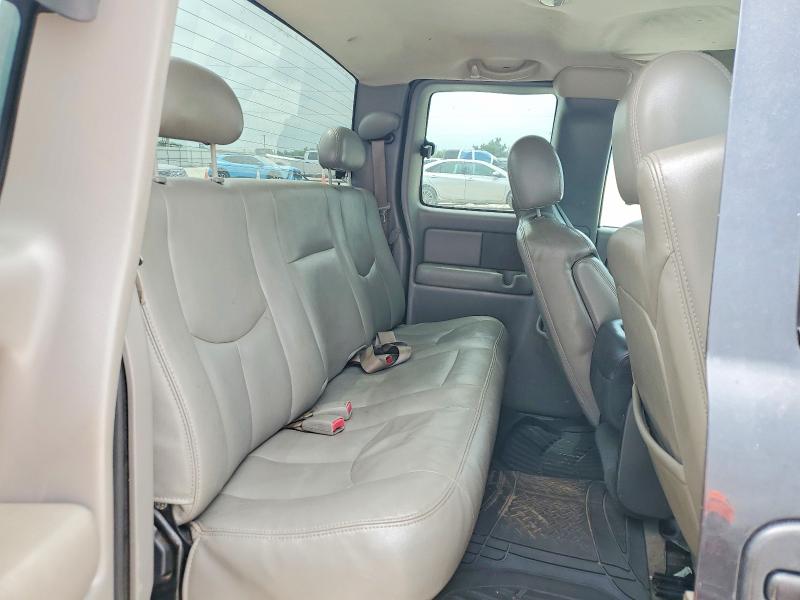 2004 Gmc Sierra მანქანა იყიდება აუქციონზე, vin: 1GTHC29214E248549, აუქციონის ნომერი: 52376106