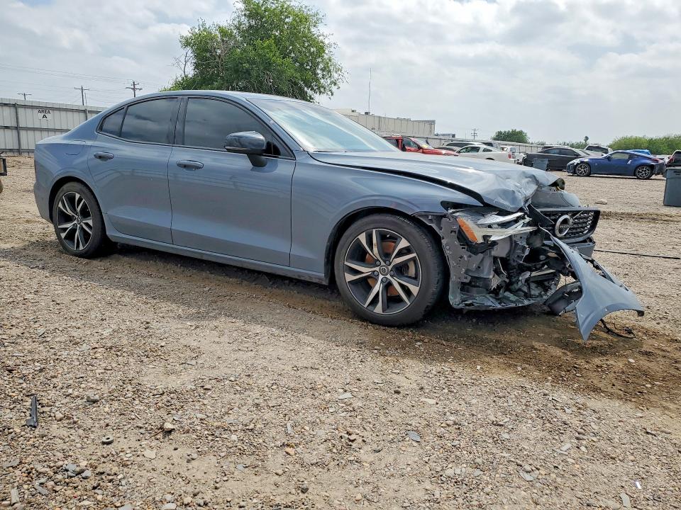 2022 Volvo S60 მანქანა იყიდება აუქციონზე, vin: 7JRL12FM7NG172476, აუქციონის ნომერი: 52439886