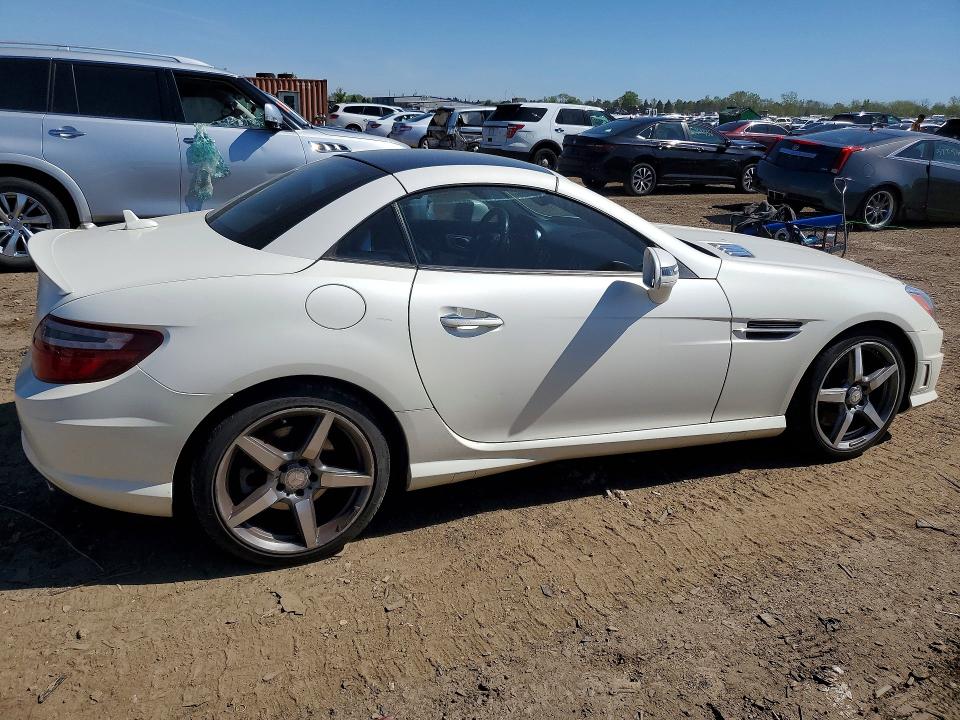 Продажа на аукционе авто 2015 Mercedes-benz Slk, vin: WDDPK4HA1FF112962, номер лота: 51890596