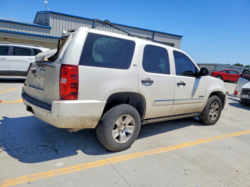 52907976 :رقم المزاد ، 1GNSKCE08CR305847 vin ، 2012 Chevrolet Tahoe مزاد بيع