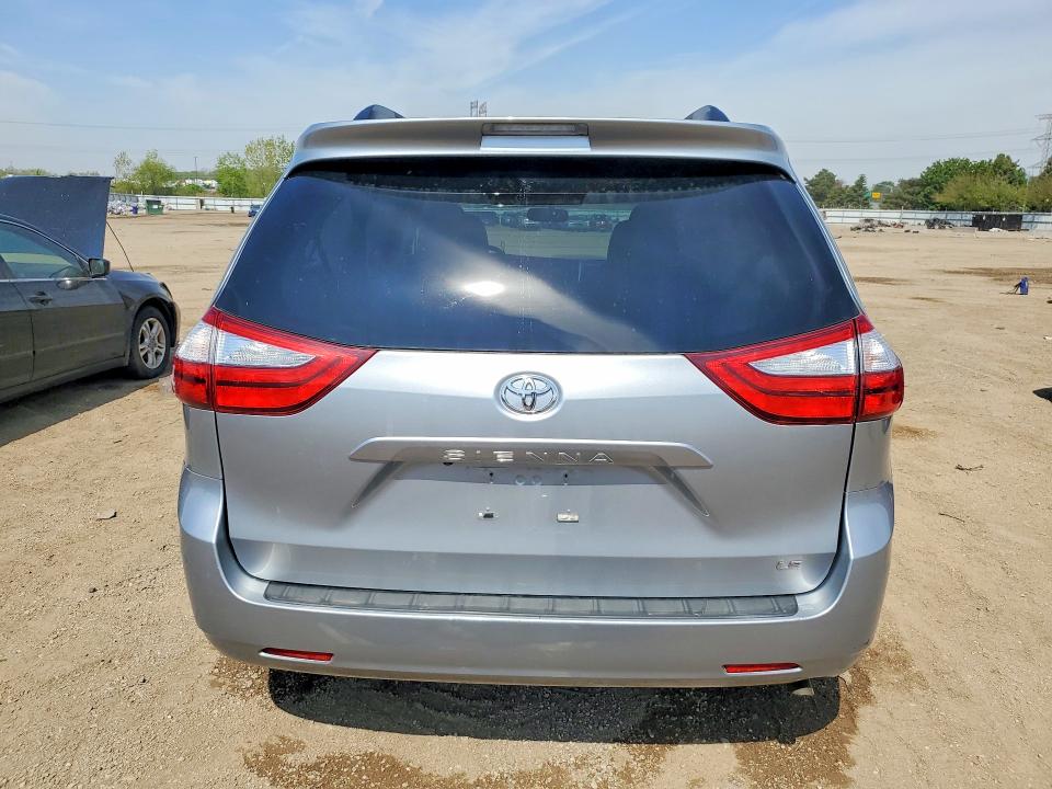 52770686 :رقم المزاد ، 5TDKK3DC6FS590901 vin ، 2015 Toyota Sienna مزاد بيع