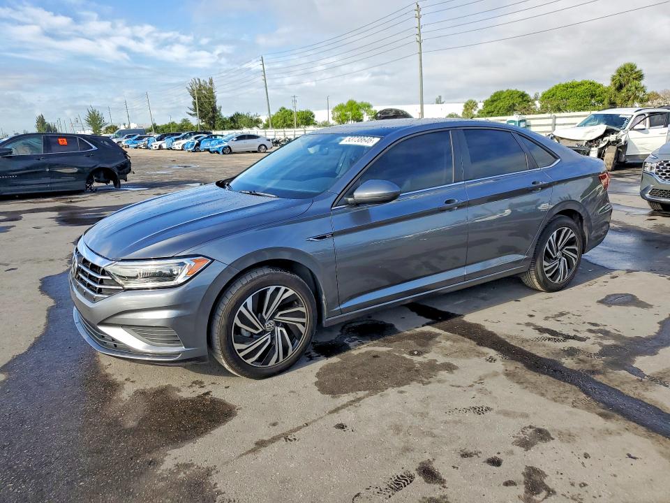 53738646 :رقم المزاد ، 3VWE57BU7MM071549 vin ، 2021 Volkswagen Jetta مزاد بيع