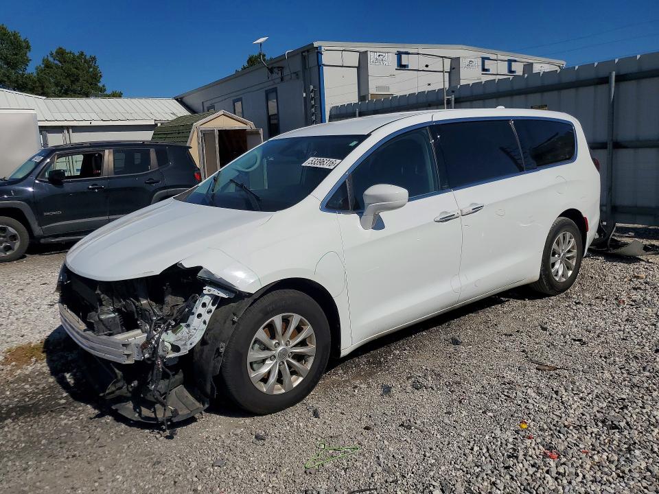 Auction sale of the 2018 Chrysler Pacifica, vin: 2C4RC1FG9JR104597, lot number: 53396316