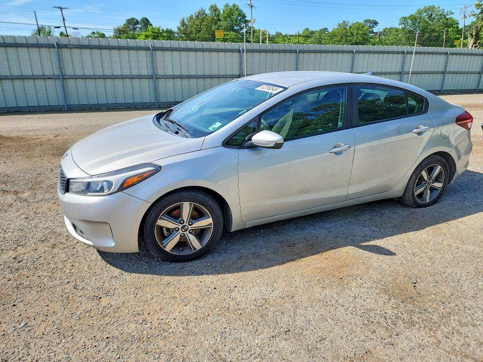 52299546 :رقم المزاد ، 3KPFL4A7XJE214538 vin ، 2018 Kia Forte مزاد بيع