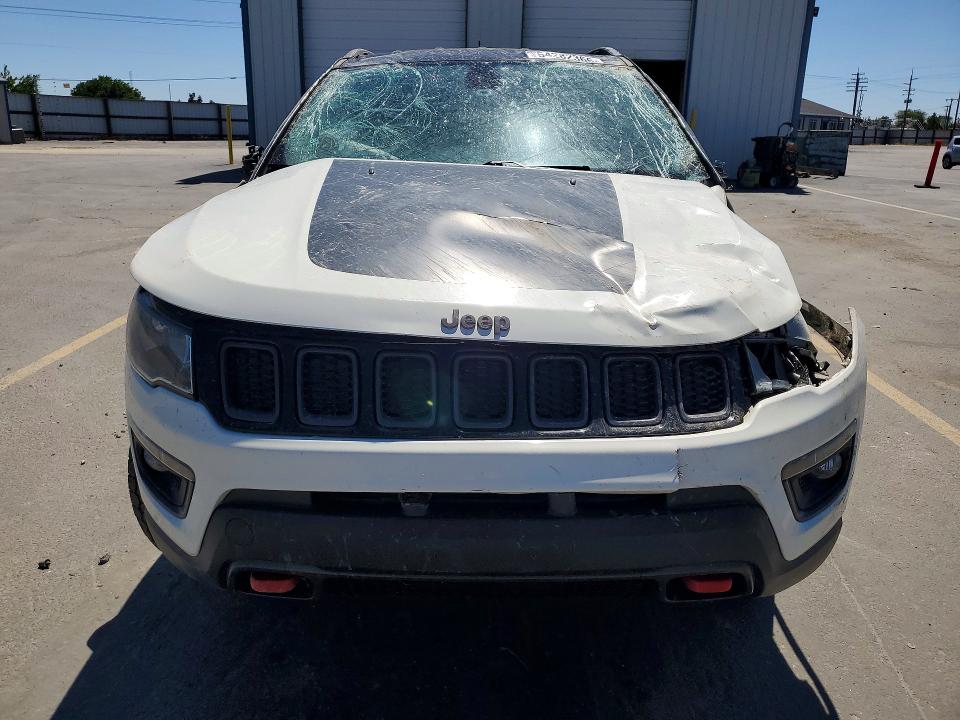 54282366 :رقم المزاد ، 3C4NJDDB5JT232071 vin ، 2018 Jeep Compass مزاد بيع