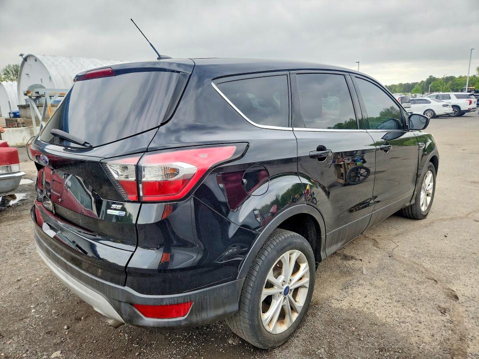 53513586 :رقم المزاد ، 1FMCU9GDXHUC32829 vin ، 2017 Ford Escape مزاد بيع
