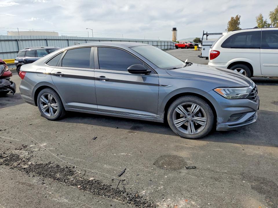 52313106 :رقم المزاد ، 3VWCB7BU4LM032271 vin ، 2020 Volkswagen Jetta مزاد بيع