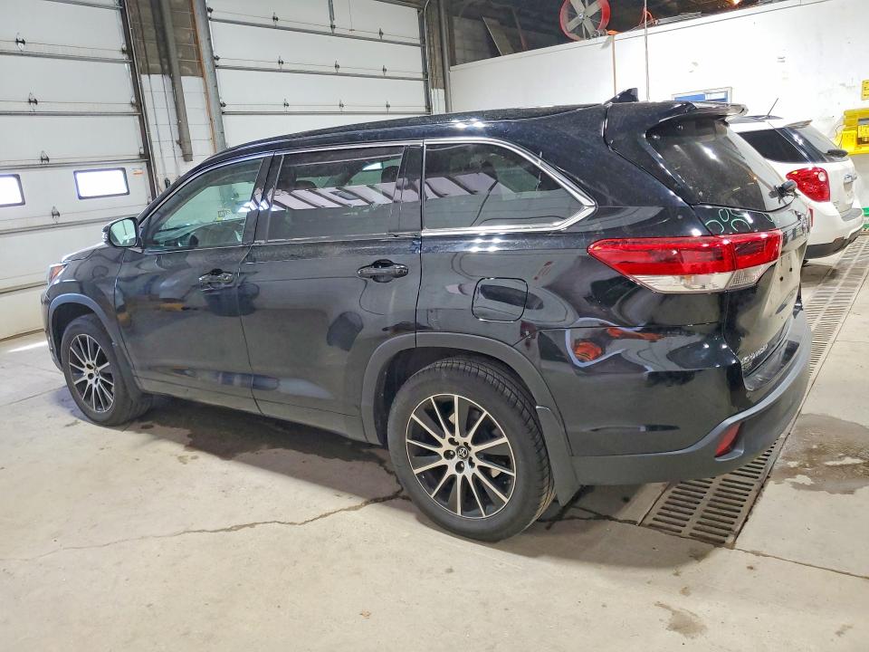 52340616 :رقم المزاد ، 5TDJZRFH6HS443919 vin ، 2017 Toyota Highlander مزاد بيع