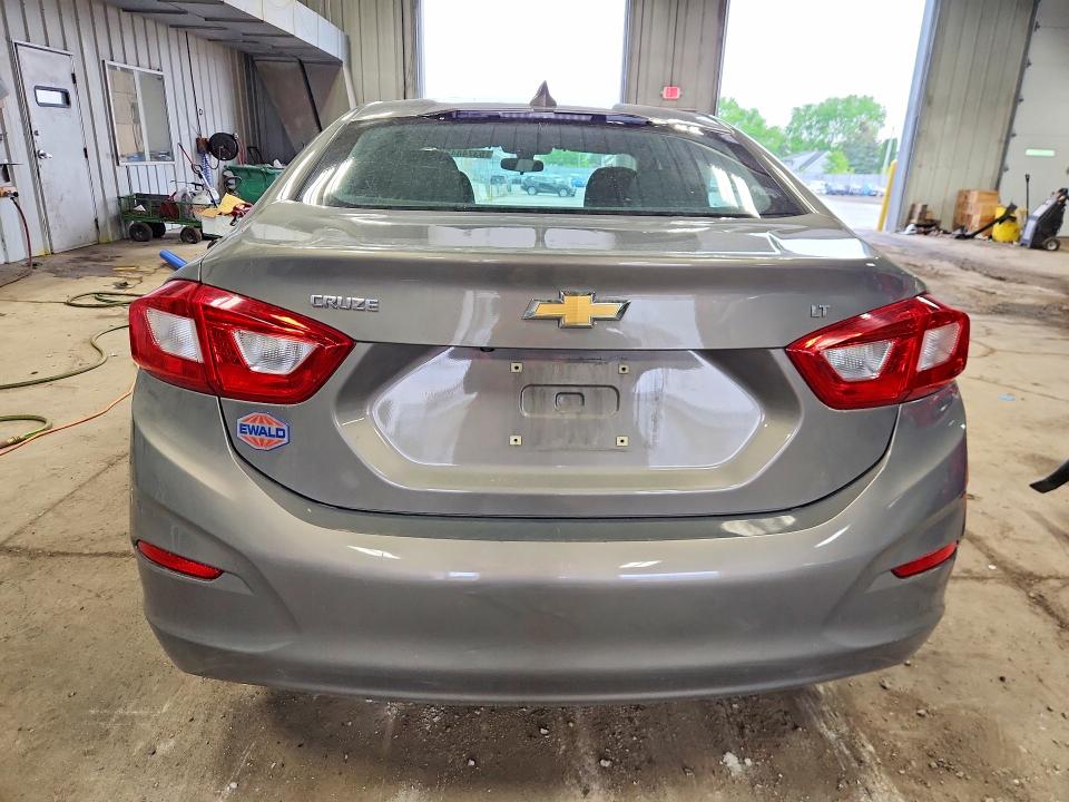 53748426 :رقم المزاد ، 1G1BE5SM8H7245440 vin ، 2017 Chevrolet Cruze مزاد بيع