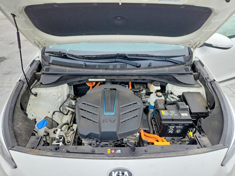 51911206 :رقم المزاد ، KNDCC3LGXM5104048 vin ، 2021 Kia Niro مزاد بيع