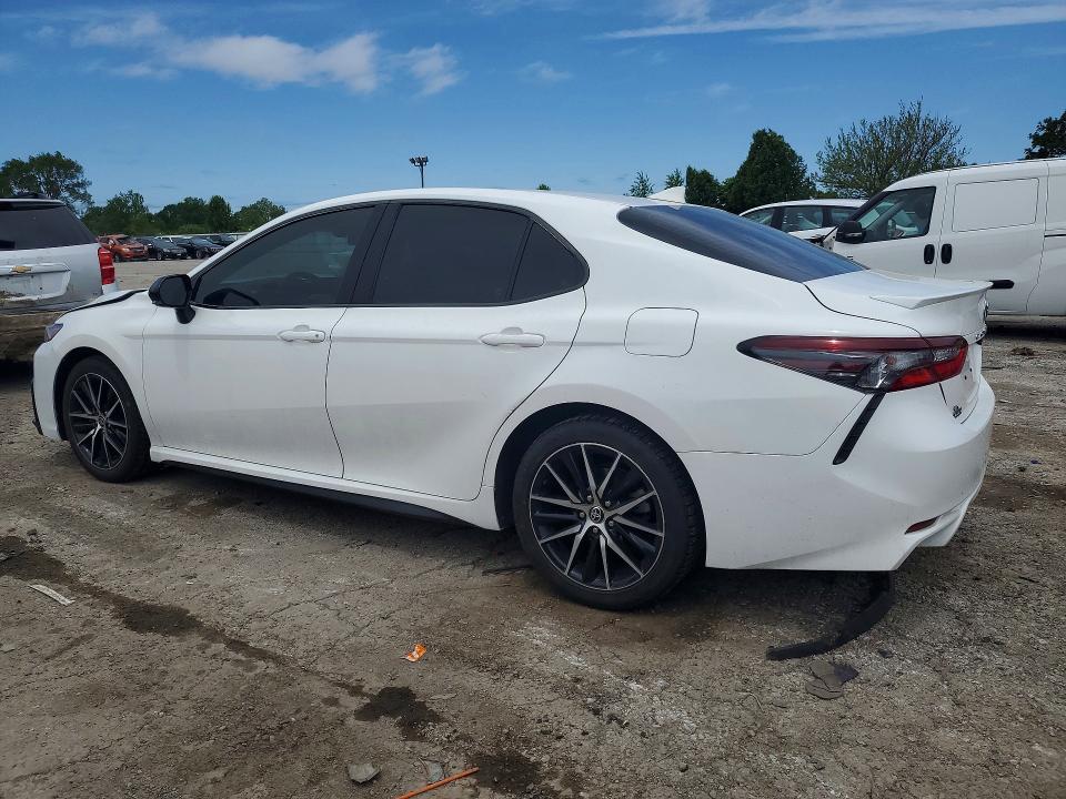 54294776 :رقم المزاد ، 4T1G11AK1NU017662 vin ، 2022 Toyota Camry مزاد بيع