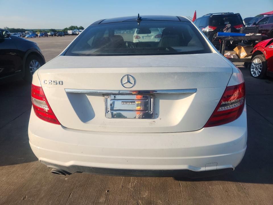 2012 Mercedes-benz C მანქანა იყიდება აუქციონზე, vin: WDDGJ4HB2CF820502, აუქციონის ნომერი: 55218626