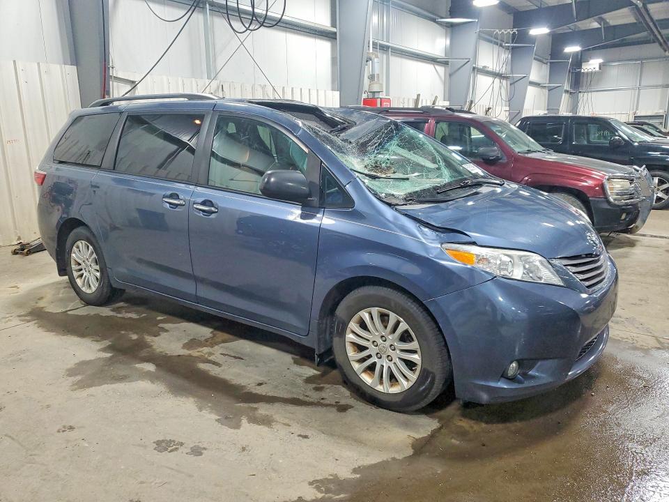 Продажа на аукционе авто 2016 Toyota Sienna, vin: 5TDYK3DCXGS748894, номер лота: 52051596