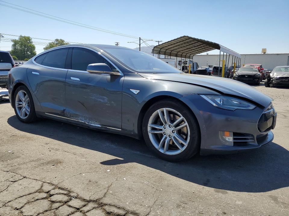 54330856 :رقم المزاد ، 5YJSA1DNXCFP02608 vin ، 2012 Tesla Model S مزاد بيع
