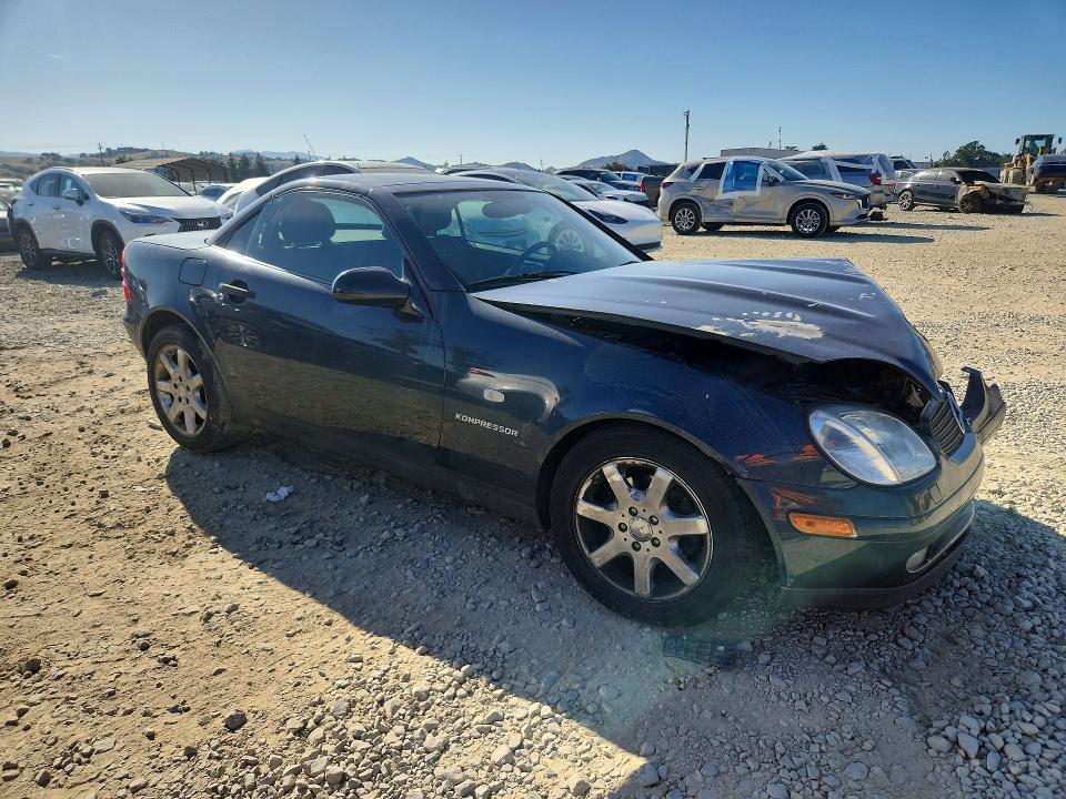 52577506 :رقم المزاد ، WDBKK47F5WF078136 vin ، 1998 Mercedes-benz Slk مزاد بيع