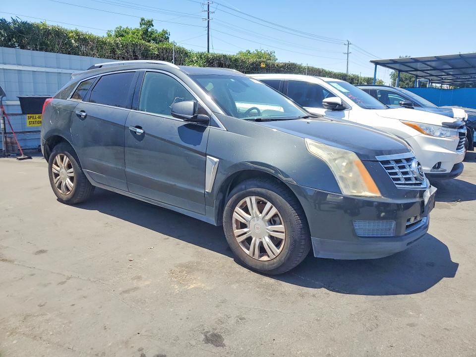 53672186 :رقم المزاد ، 3GYFNBE34FS524337 vin ، 2015 Cadillac Srx مزاد بيع