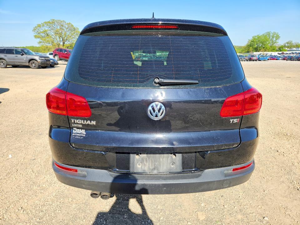 Auction sale of the 2017 Volkswagen Tiguan, vin: WVGBV7AXXHK045960, lot number: 53613136