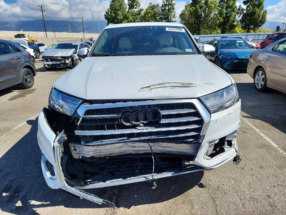 54912896 :رقم المزاد ، WA1LHAF75JD032057 vin ، 2018 Audi Q7 مزاد بيع