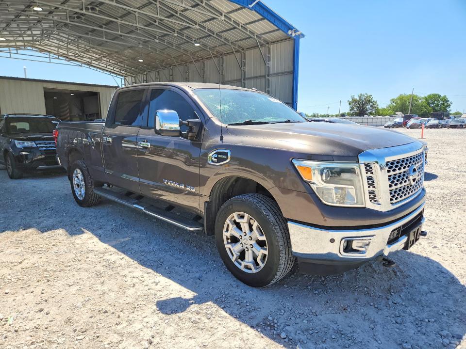 53272476 :رقم المزاد ، 1N6BA1F2XGN505378 vin ، 2016 Nissan Titan Xd مزاد بيع