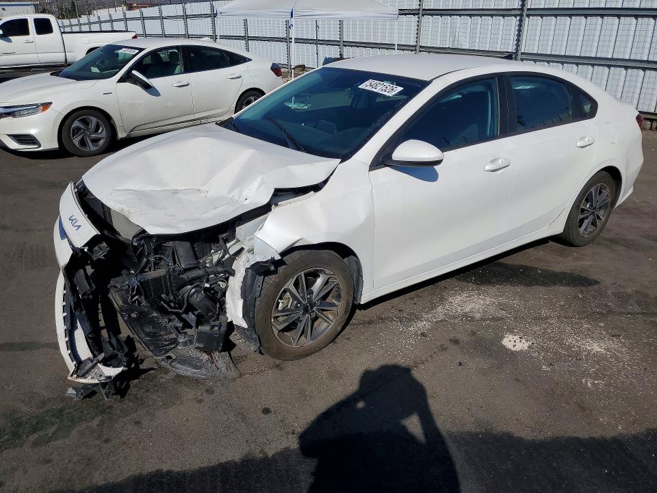 2024 Kia Forte მანქანა იყიდება აუქციონზე, vin: 3KPF24AD0RE696392, აუქციონის ნომერი: 54821526