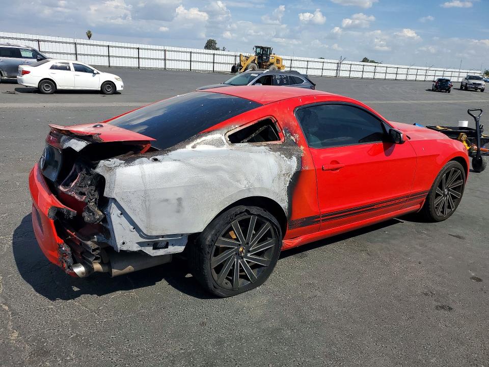 55222666 :رقم المزاد ، 1ZVBP8AM0D5242118 vin ، 2013 Ford Mustang مزاد بيع