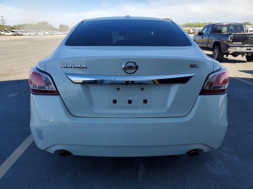 2015 Nissan Altima მანქანა იყიდება აუქციონზე, vin: 1N4AL3AP2FN882086, აუქციონის ნომერი: 52905666