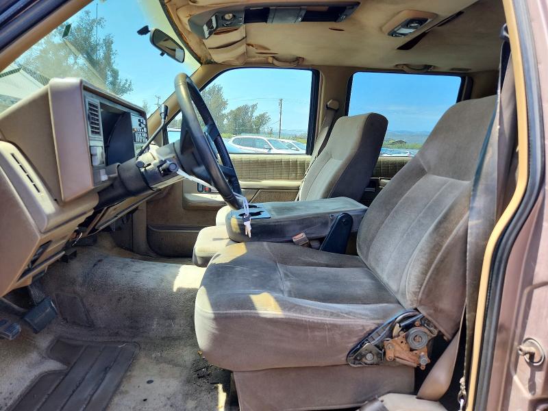 Продажа на аукционе авто 1994 Gmc Suburban, vin: 1GKGC26N9RJ726374, номер лота: 53322236