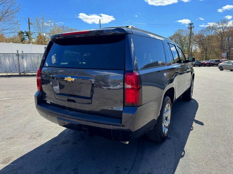 52447706 :رقم المزاد ، 1GNSKHKC7HR354038 vin ، 2017 Chevrolet Suburban مزاد بيع