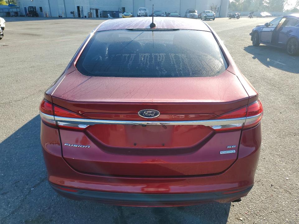 52737546 :رقم المزاد ، 3FA6P0HD7JR186026 vin ، 2018 Ford Fusion مزاد بيع