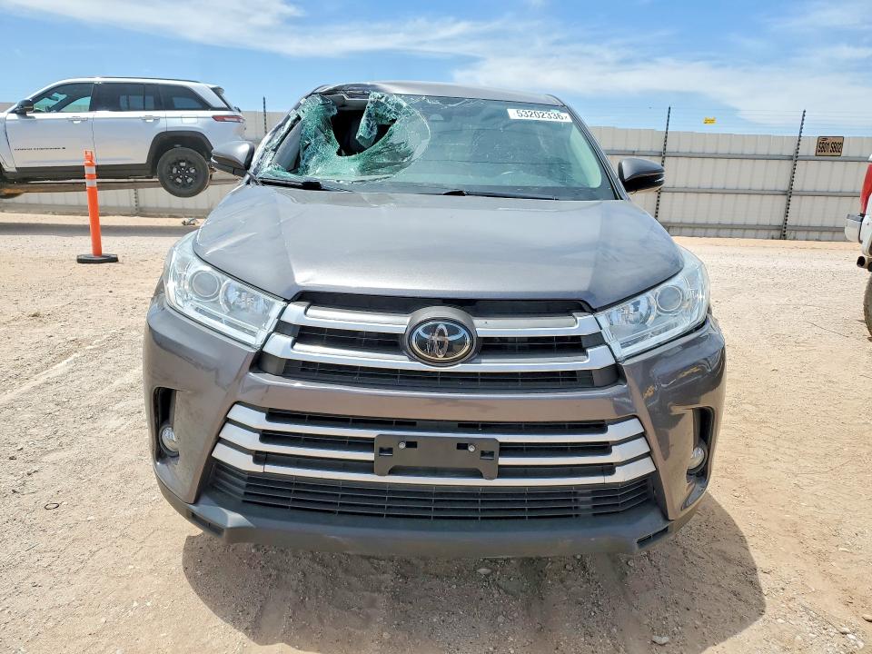 Продаж на аукціоні авто 2018 Toyota Highlander, vin: 5TDZZRFH6JS236679, номер лоту: 53202336