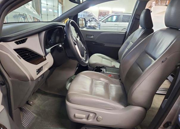 Aukcja sprzedaży 2017 Toyota Sienna, vin: 5TDYZ3DC7HS815917, numer aukcji: 52835006