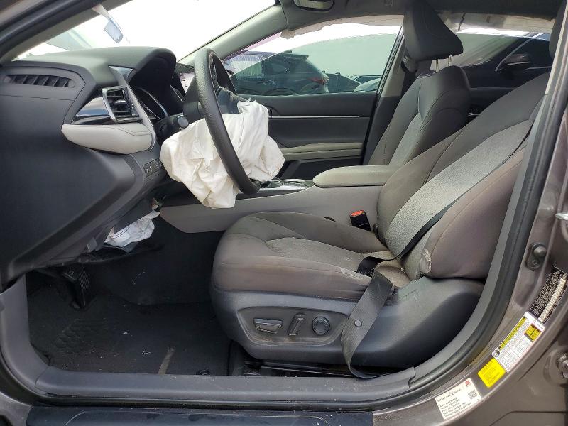 55315366 :رقم المزاد ، 4T1C11AKXPU725555 vin ، 2023 Toyota Camry مزاد بيع