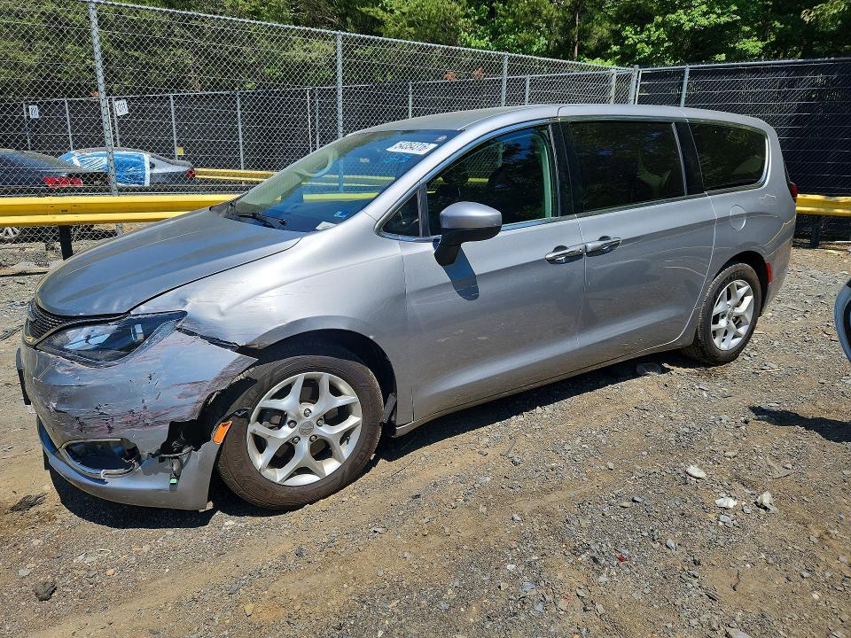 54354316 :رقم المزاد ، 2C4RC1BGXHR811384 vin ، 2017 Chrysler Pacifica مزاد بيع